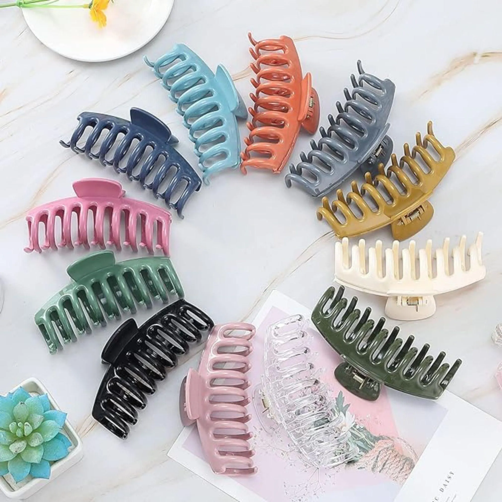 Black Hair Claw Clip