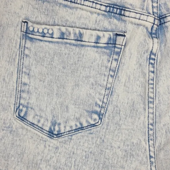 Blank NYC The Fulton Roll Up Shorts Step by Step 43VV8150 Size 32 NWT