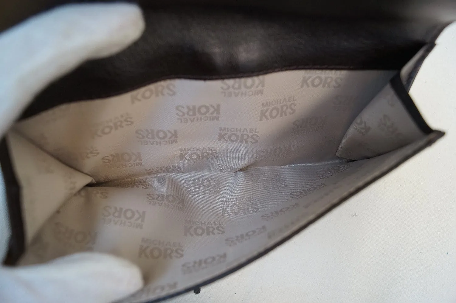 MICHAEL KORS Trifold Dark Brown Leather Wallet E2970