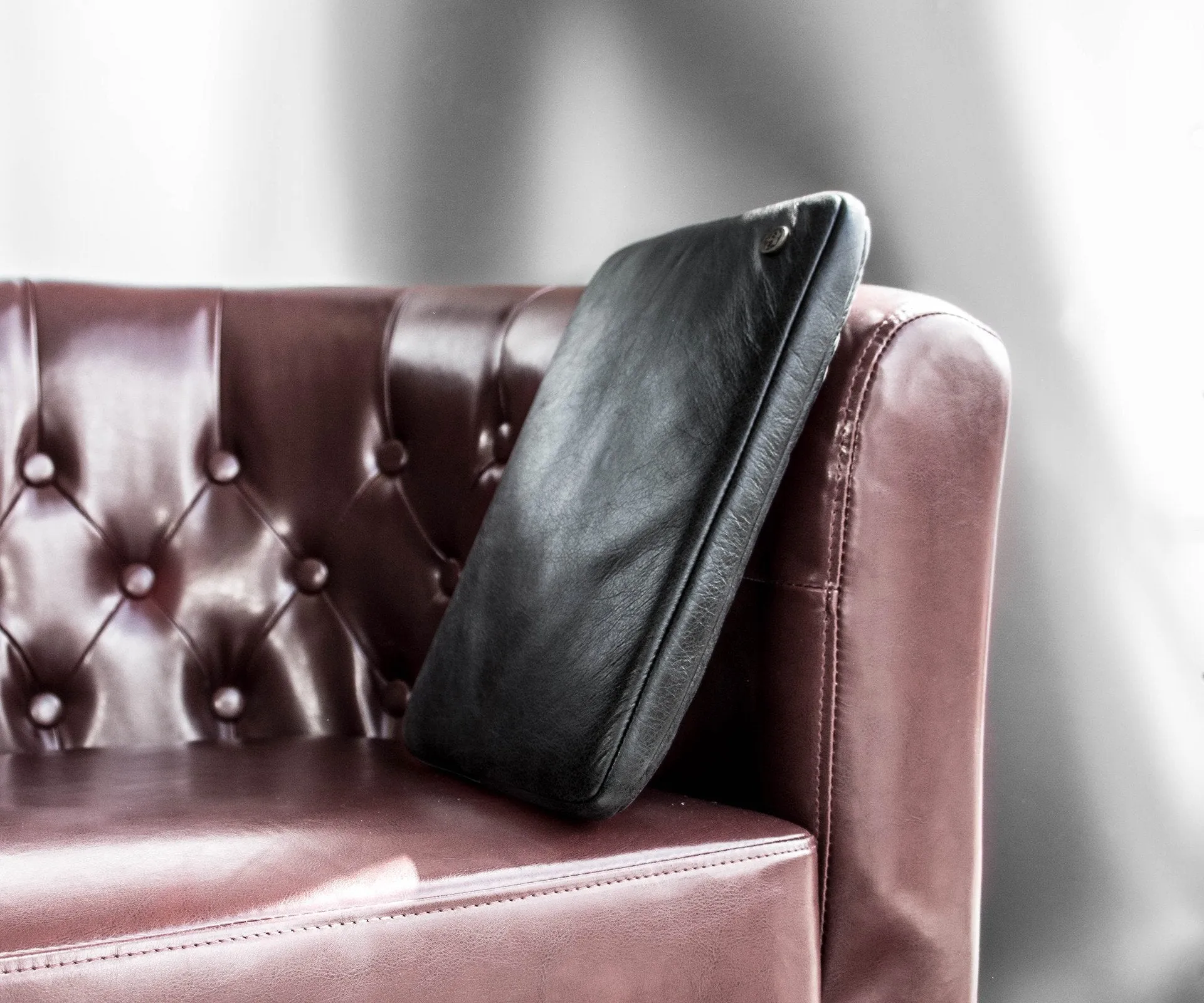 PKG Skinny Leather Sleeve 15" MacBook