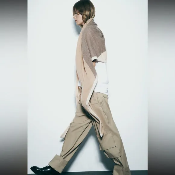 Zara knit cape, triangular multifunctional 2024 neutrals