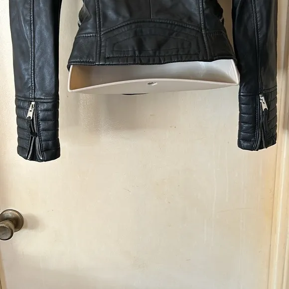 Zara trafaluc leather moto crop jacket size XS